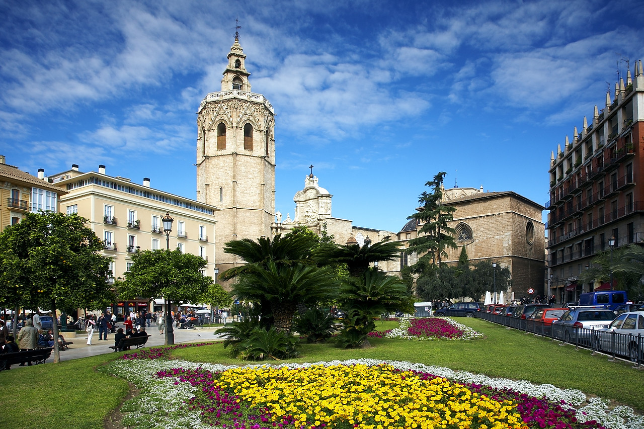#070464-1 - Cathedral & Miguelete Tower in Plaza de la Reina, Valencia, Spain