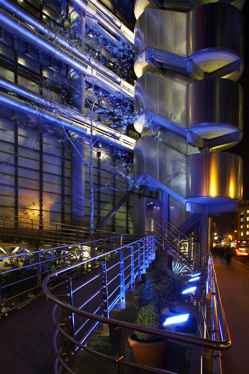 #070494-1 - The Lloyd's Building at Night, London, England
