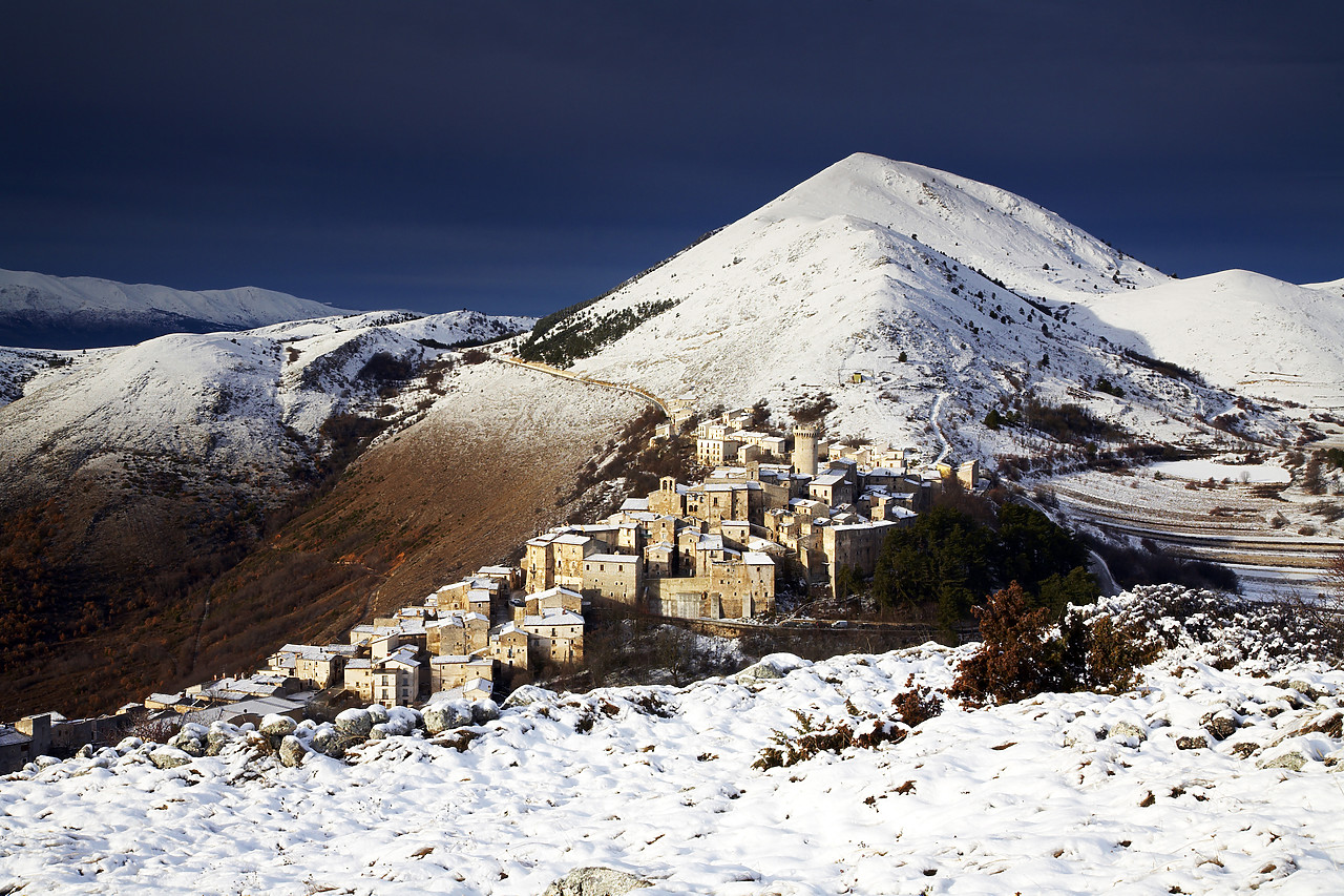#070536-1 - Santo Stefano di Sessanio in Winter, Abruzzo, Italy