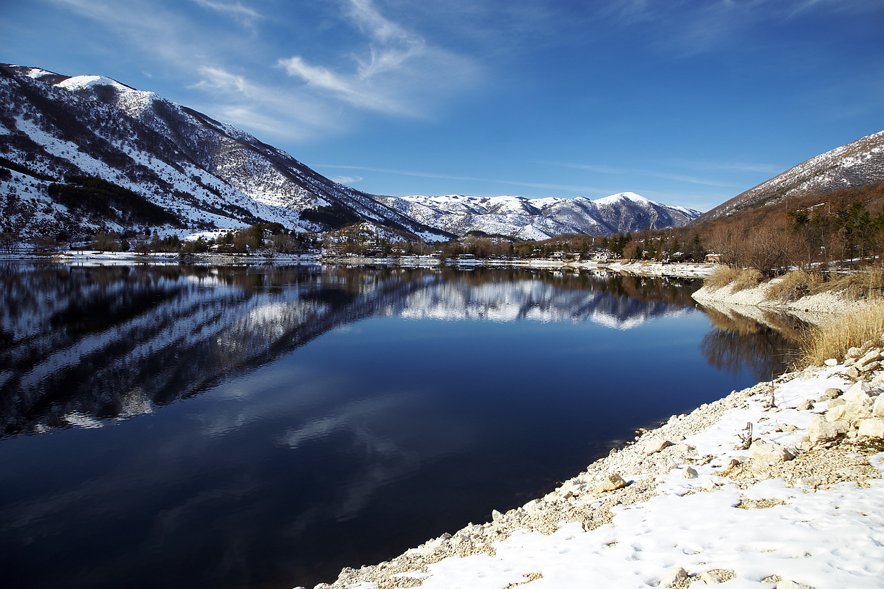 #070543-1 - Lago di Scanno in Winter, Abruzzo, Italy