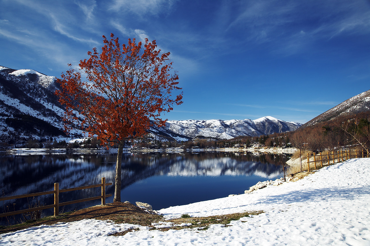 #070544-1 - Lago di Scanno in Winter, Abruzzo, Italy