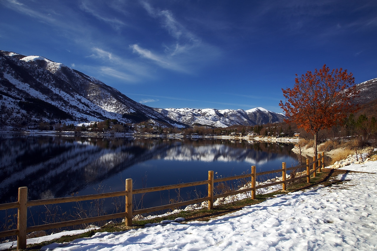 #070545-1 - Lago di Scanno in Winter, Abruzzo, Italy