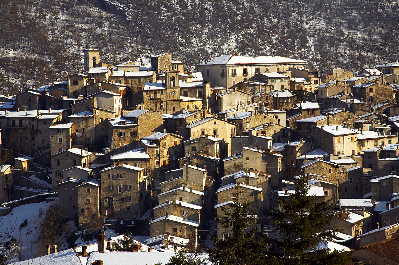 #070546-1 - Scanno in Winter, Abruzzo, Italy