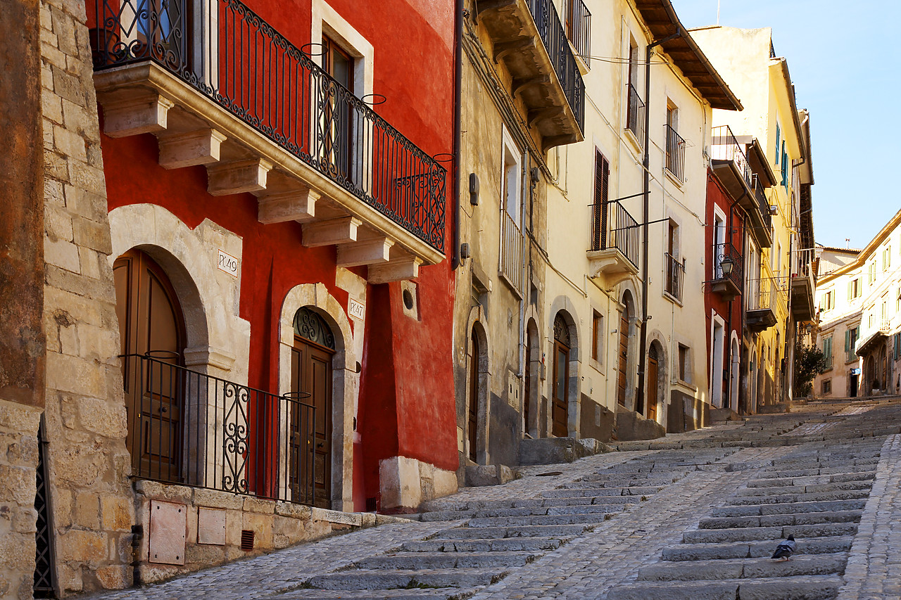 #070550-1 - Steep Traditional Street & Houses, L'Aquila, Abruzzo, Italy