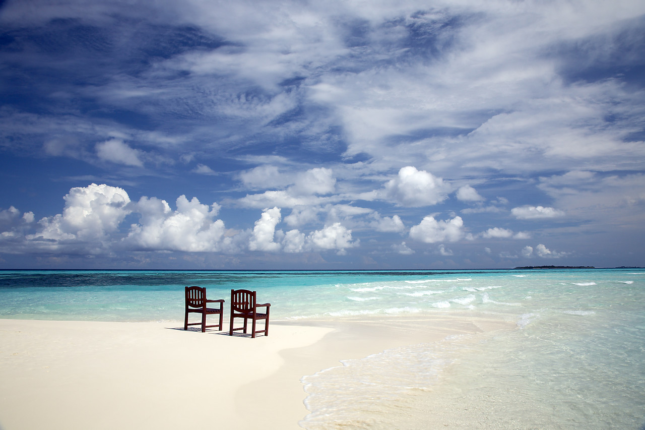 #080060-1 - Two Chairs on Beach, Kuredu, Maldives