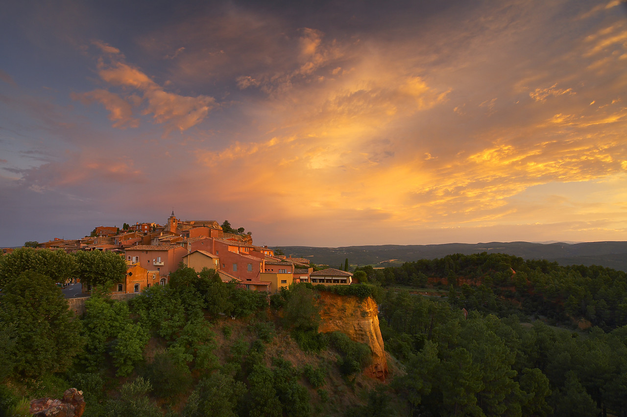 #080166-1 - Roussillon at Sunrise, Vaucluse, Provence, France