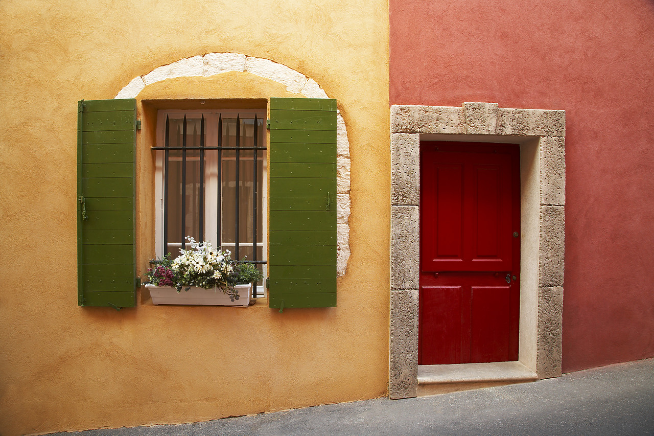 #080209-1 - Door & Window, Roussillon, Vaucluse, Provence, France