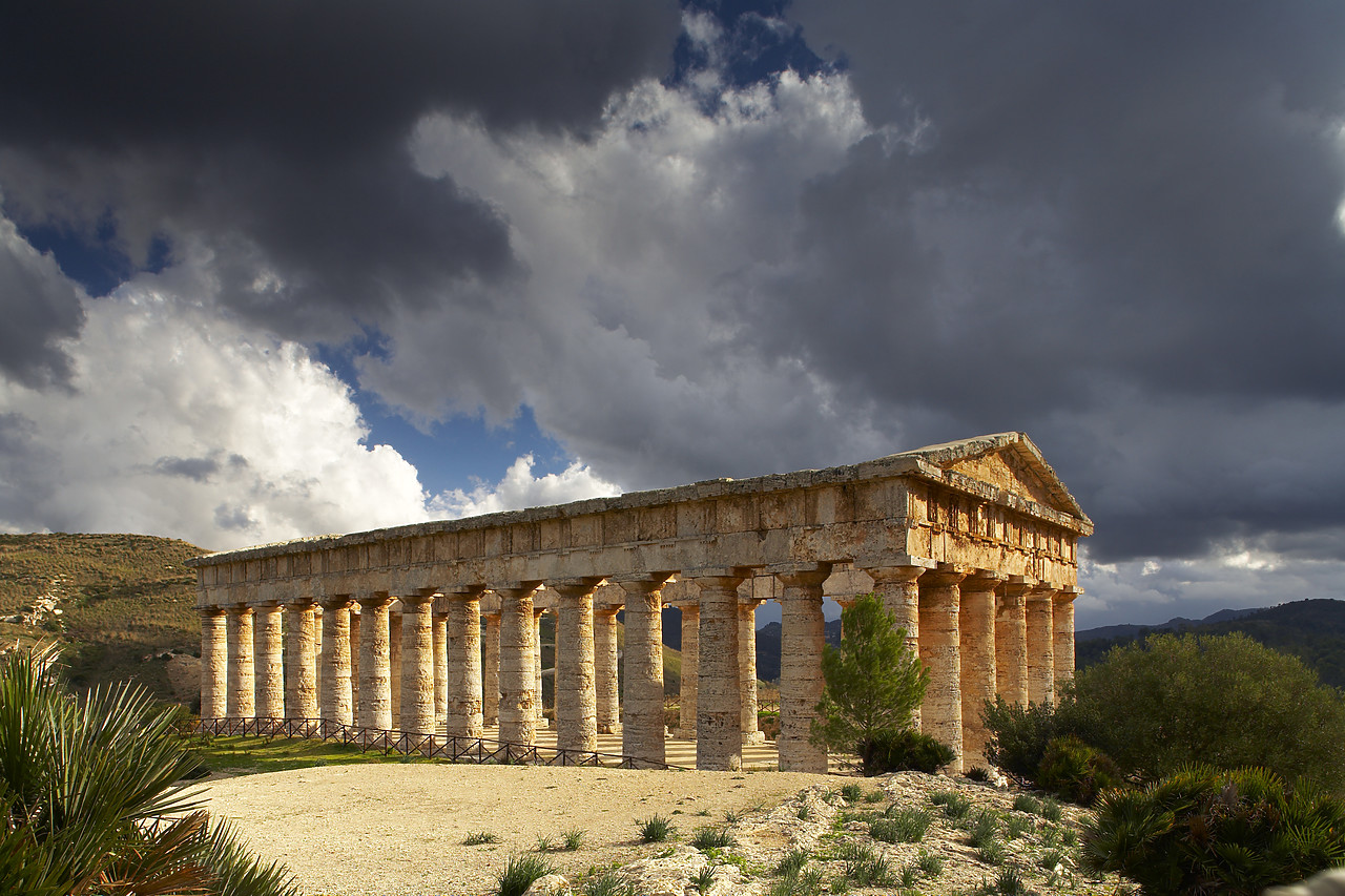 #080412-1 - Doric Greek Temple, Segesta, Sicily, Italy