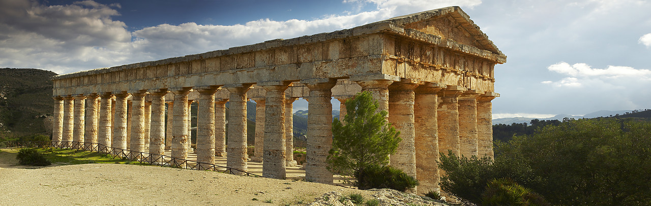 #080413-1 - Doric Greek Temple, Segesta, Sicily, Italy
