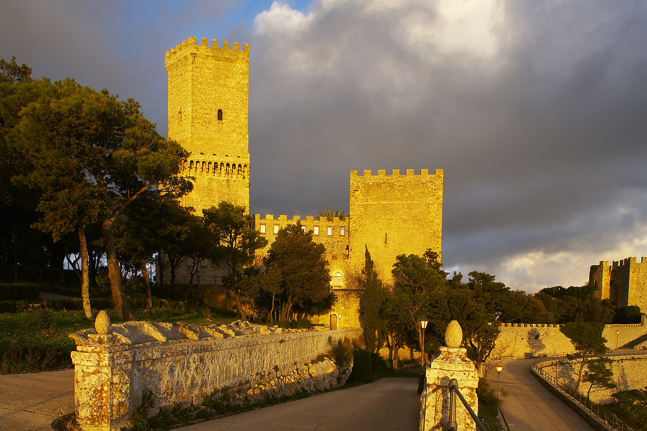 #080415-1 - Castello Pepoli, Erice, Sicily, Italy