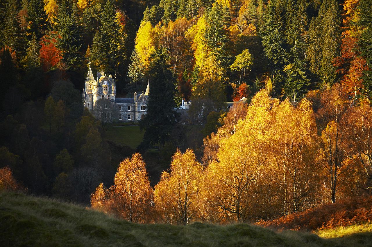 #080474-1 - Manor House in Autumn, near Pitlochry, Perthshire, Tayside Region, Scotland