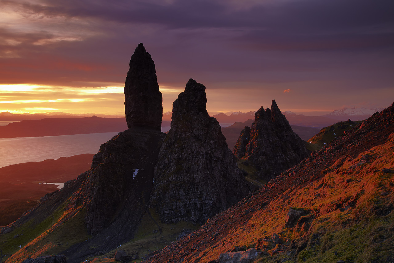 #090003-1 - Old Man of Storr at Sunrise, Isle of Skye, Highland Region, Scotland