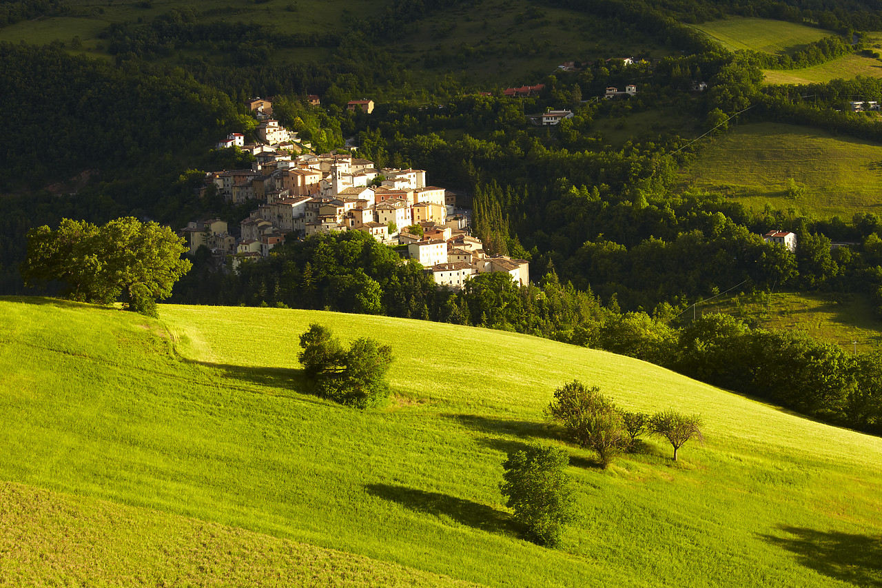 #090102-1 - View over Preci, Valnerina, Umbria, Italy