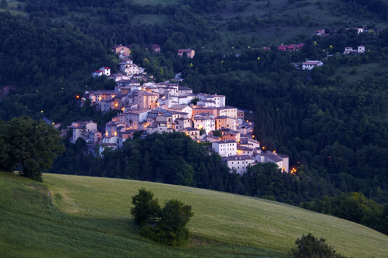 #090108-1 - View over Preci at Night, Valnerina, Umbria, Italy
