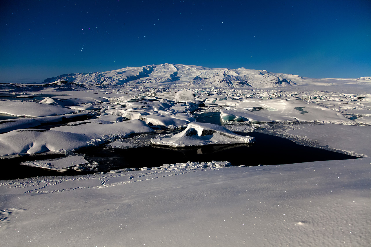 #100102-1 - Jškuls‡rl—n Iceberg Lagoon Lit by Moonlight, Iceland