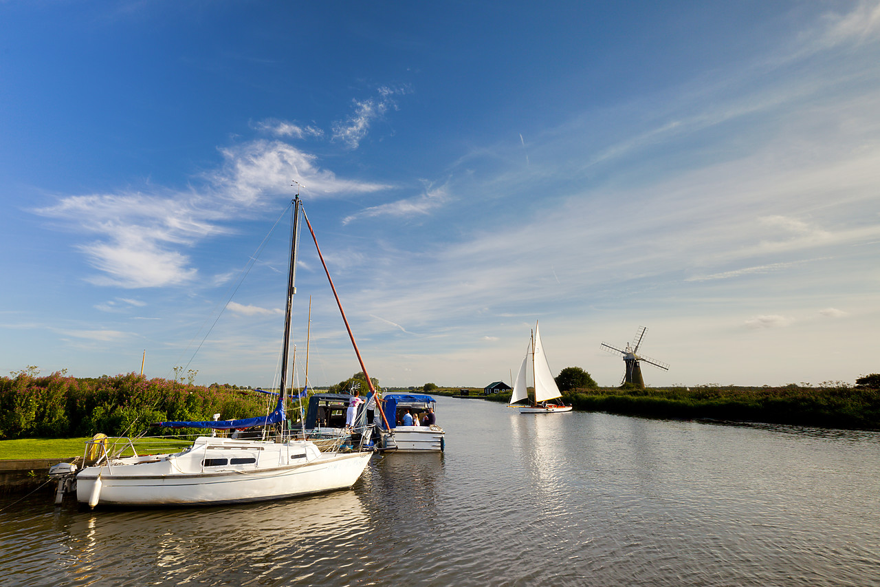 #100331-1 - Sailing on the River Thurne, Norfolk Broads National Park, Norfolk, England