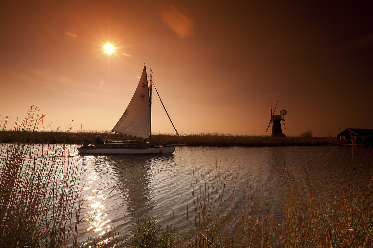 #100354-1 - Sailboat on River Thurne, Norfolk Broads National Park, Norfolk, England