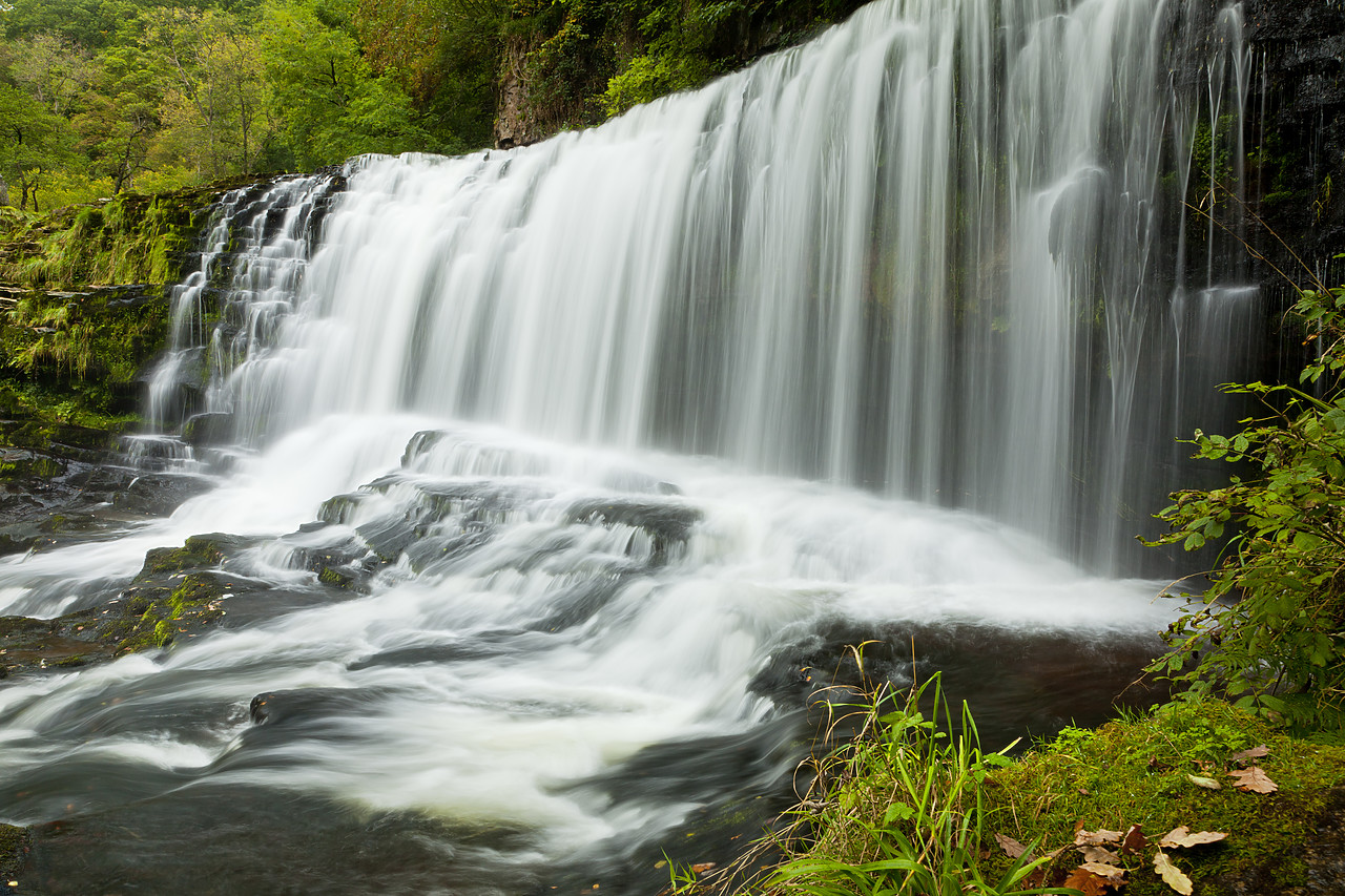 #100380-1 - Sgwd Isaf Clun-Gwyn Waterfall, River Hepste, Ystradfellte, Brecon Beacons National Park, Wales