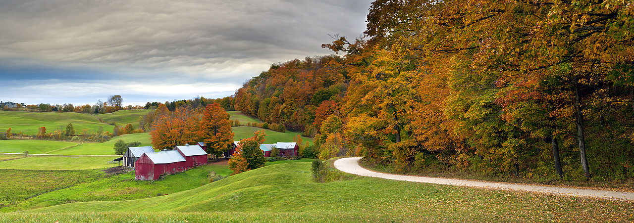 #100395-1 - Jenne Farm in Autumn, Vermont, New England, USA