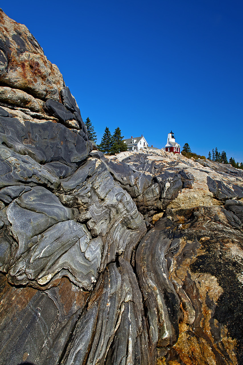 #100454-1 - Rock Striations & Pemaquid LIghthouse, Bristol, Maine, USA