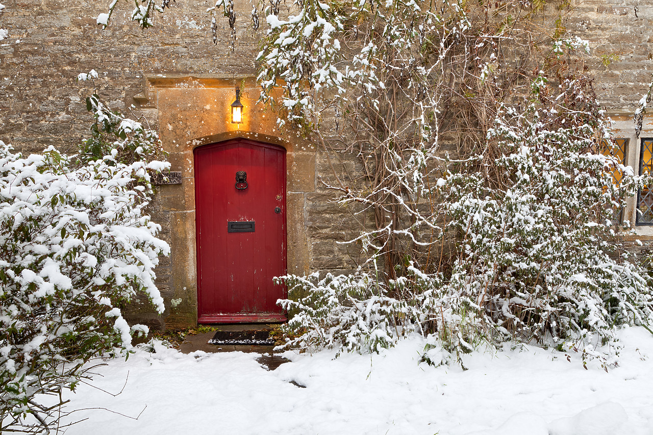 #100553-1 - Red Cottage Door in WInter, Leigh, Dorset, England