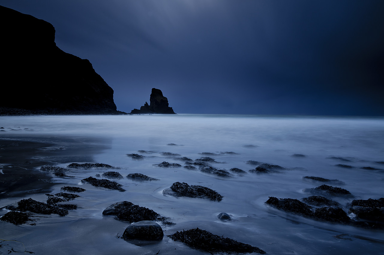 #110068-1 - Sea Stack, Talisker Bay, Isle of Skye, Scotland