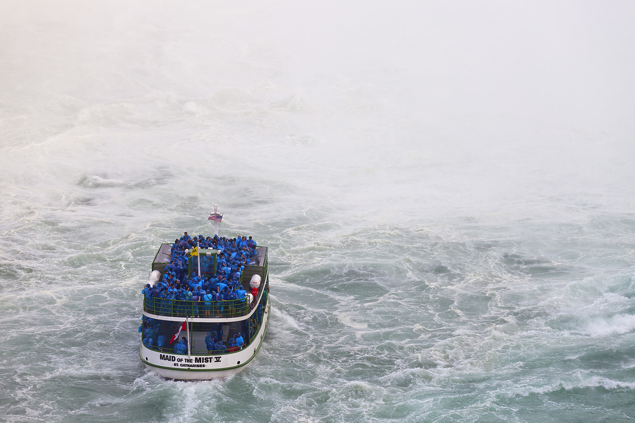 #110181-1 - Maid of the Mist, Niagara Falls, Ontario, Canada