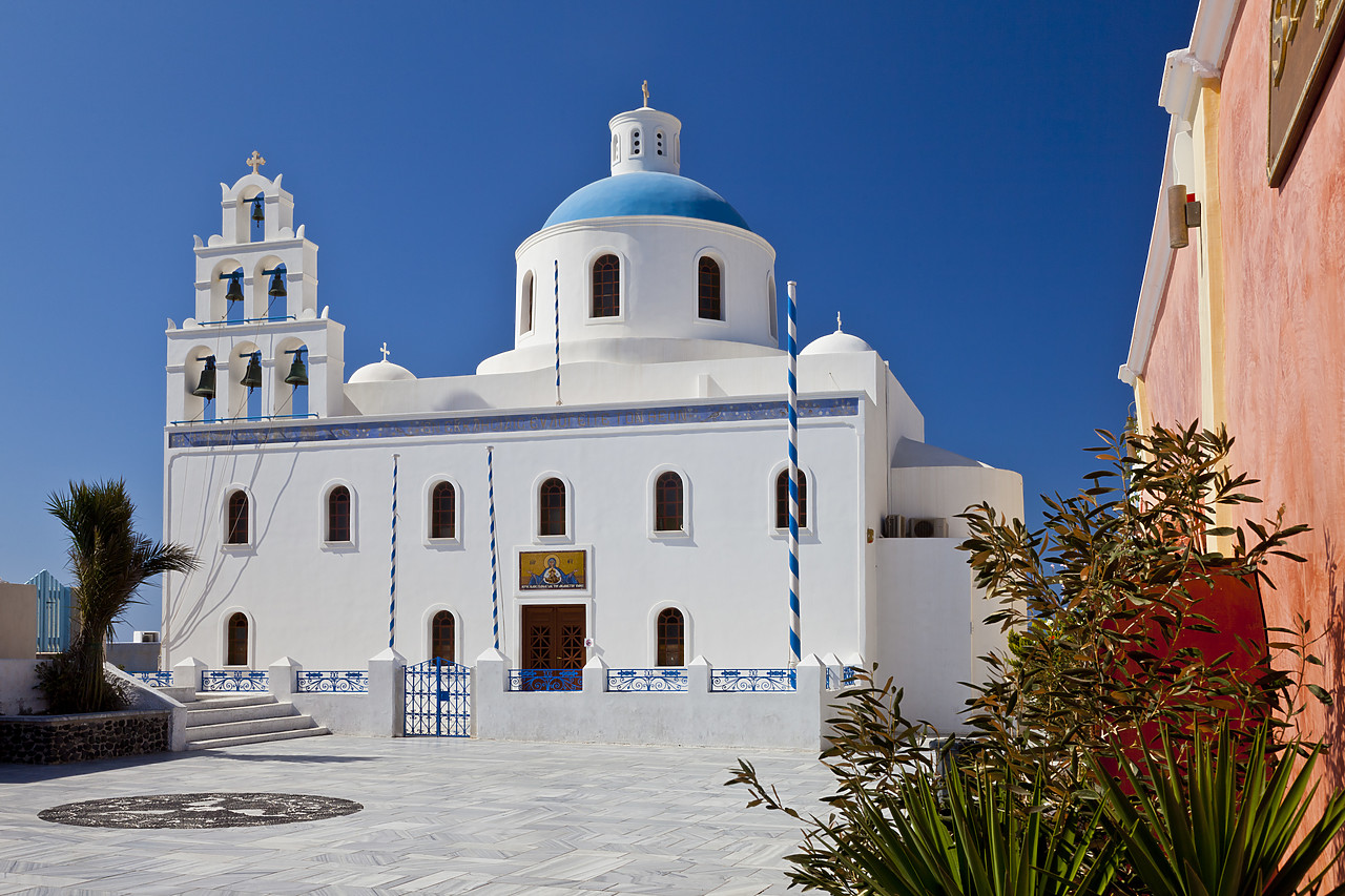 #110277-1 - Church of Panagia, Oia, Santorini, Cyclade Islands, Greece