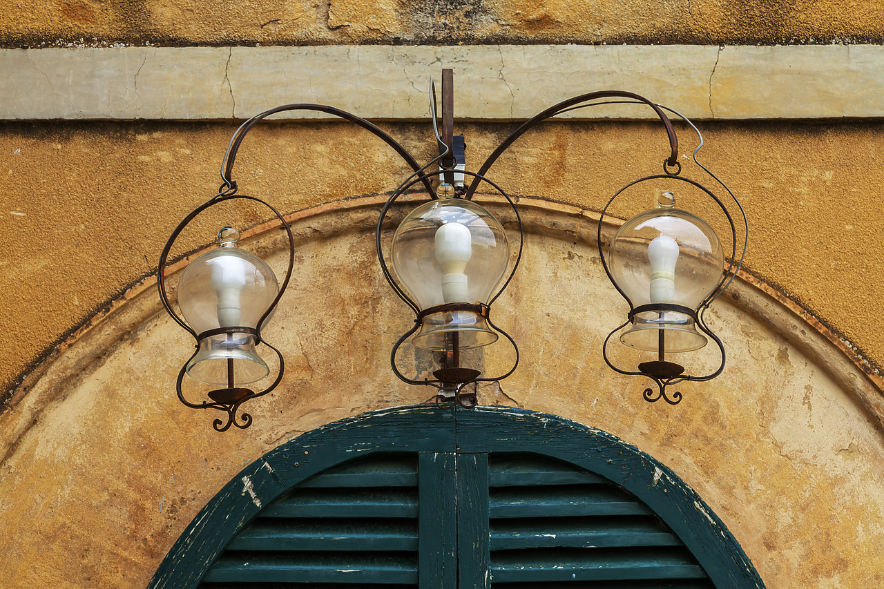 #120048-1 - Lamps, Lucignano d'asso, Tuscany, Italy