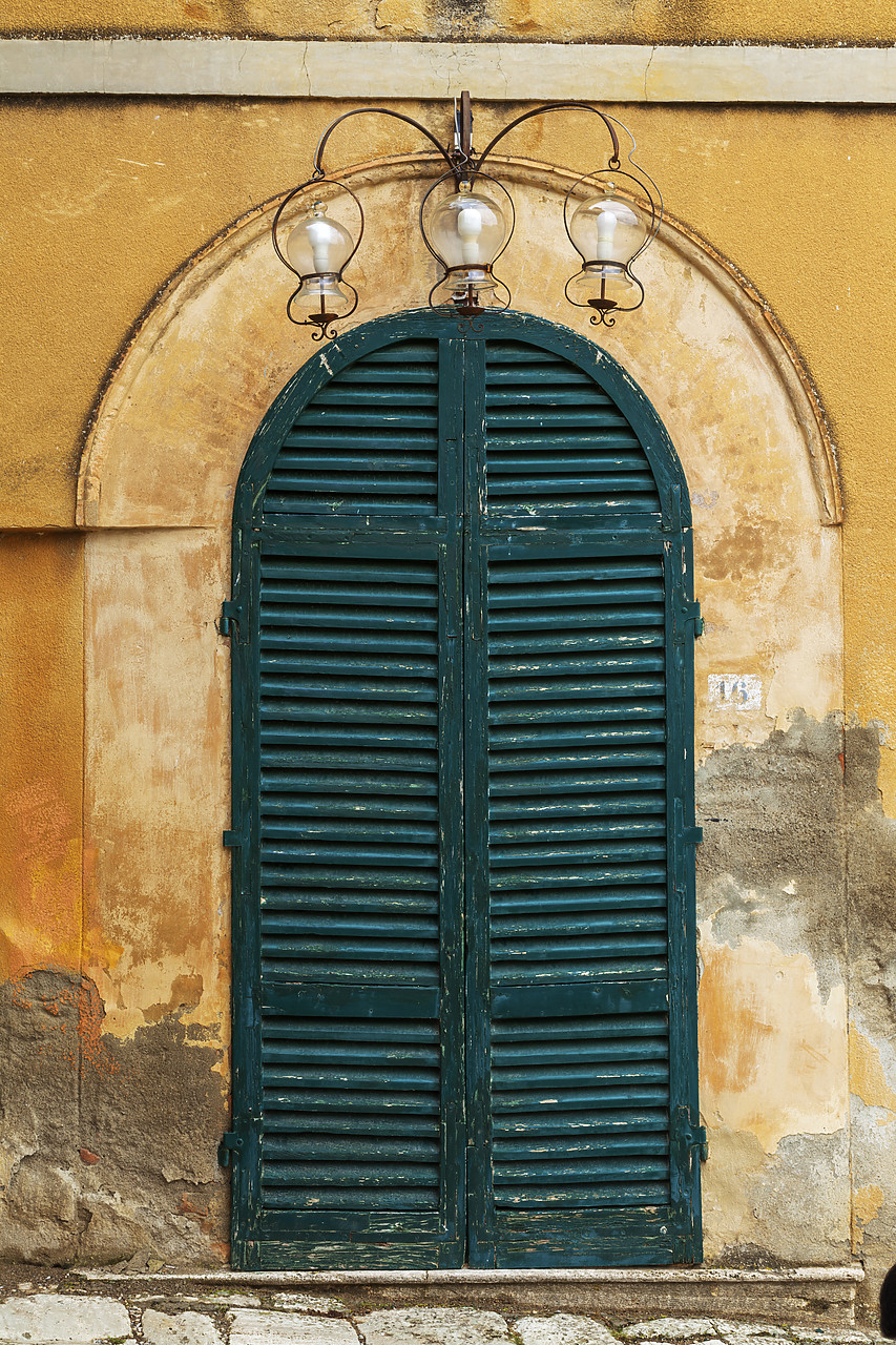 #120049-1 - Green Window Shutters, Lucignano d'asso, Tuscany, Italy