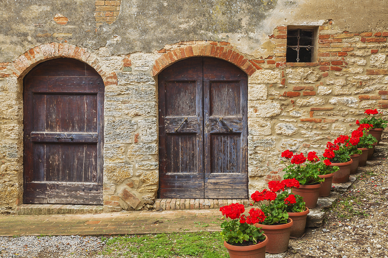 #120050-1 - Two Rustic Doors, Lucignano d'asso, Tuscany, Italy