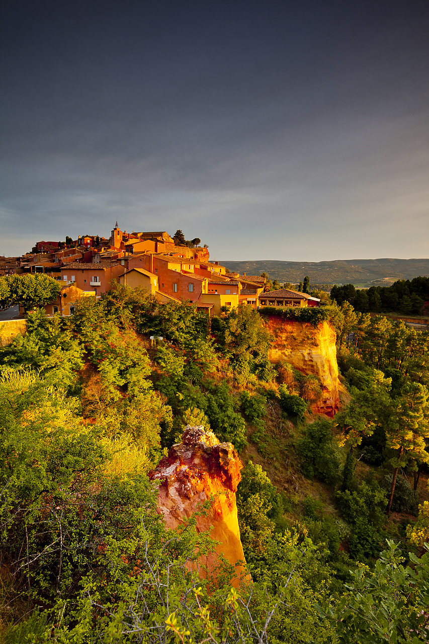 #120175-1 - Roussillon at First Light, Luberon, Provence, France