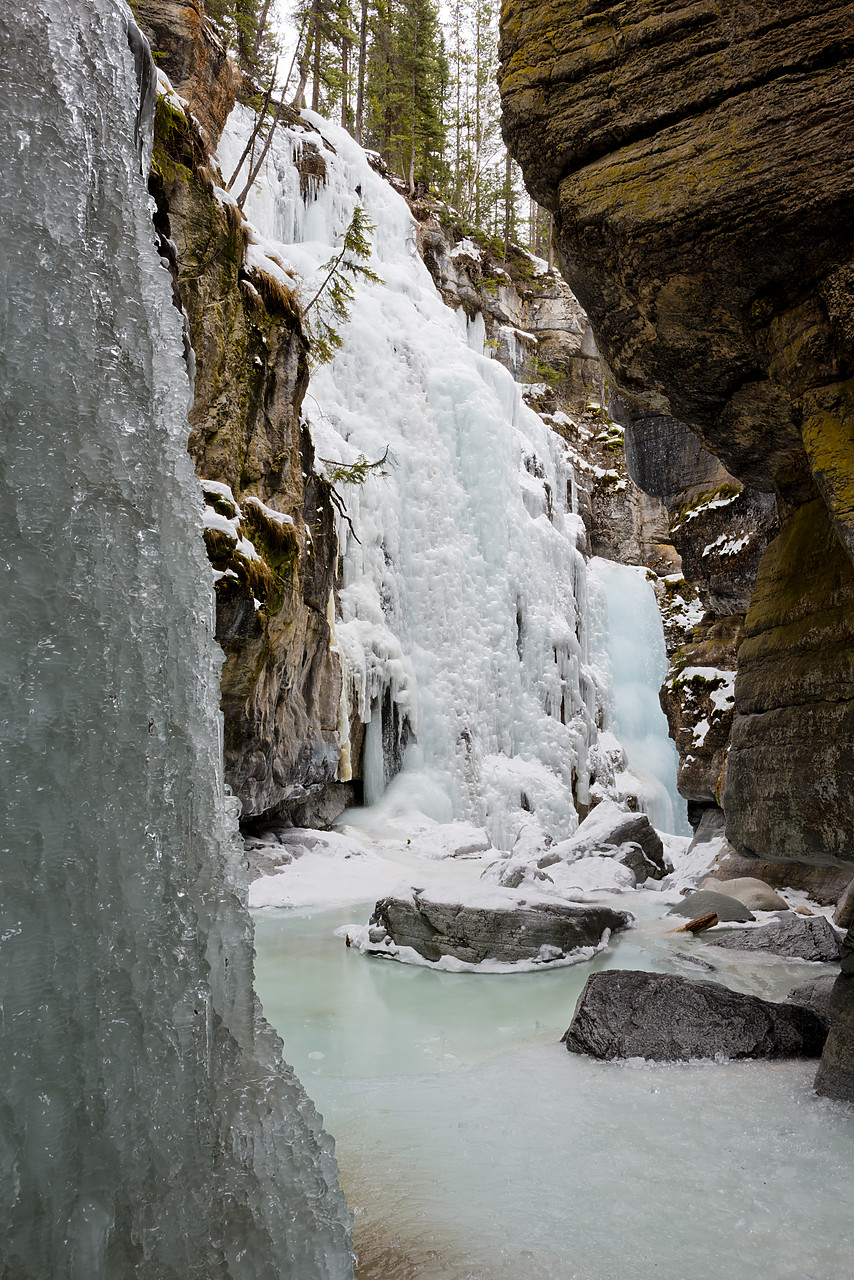 #130052-2 - Frozen Waterfall, Maligne Canyon, Jasper National Park, Alberta, Canada