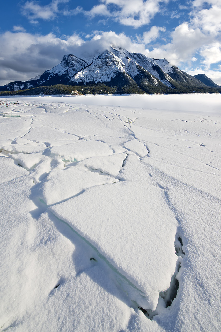 #130071-1 - Mt. Michener & Frozen Abraham Lake, Kooteney Plains, Alberta, Canada