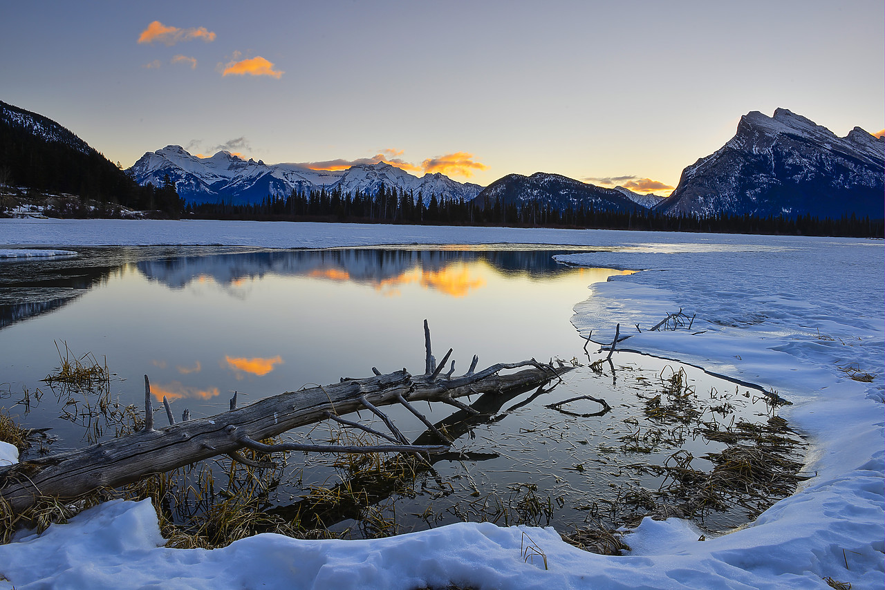 #130082-1 - Vermillion Lakes at Dawn in Winter, Banff National Park, Alberta, Canada