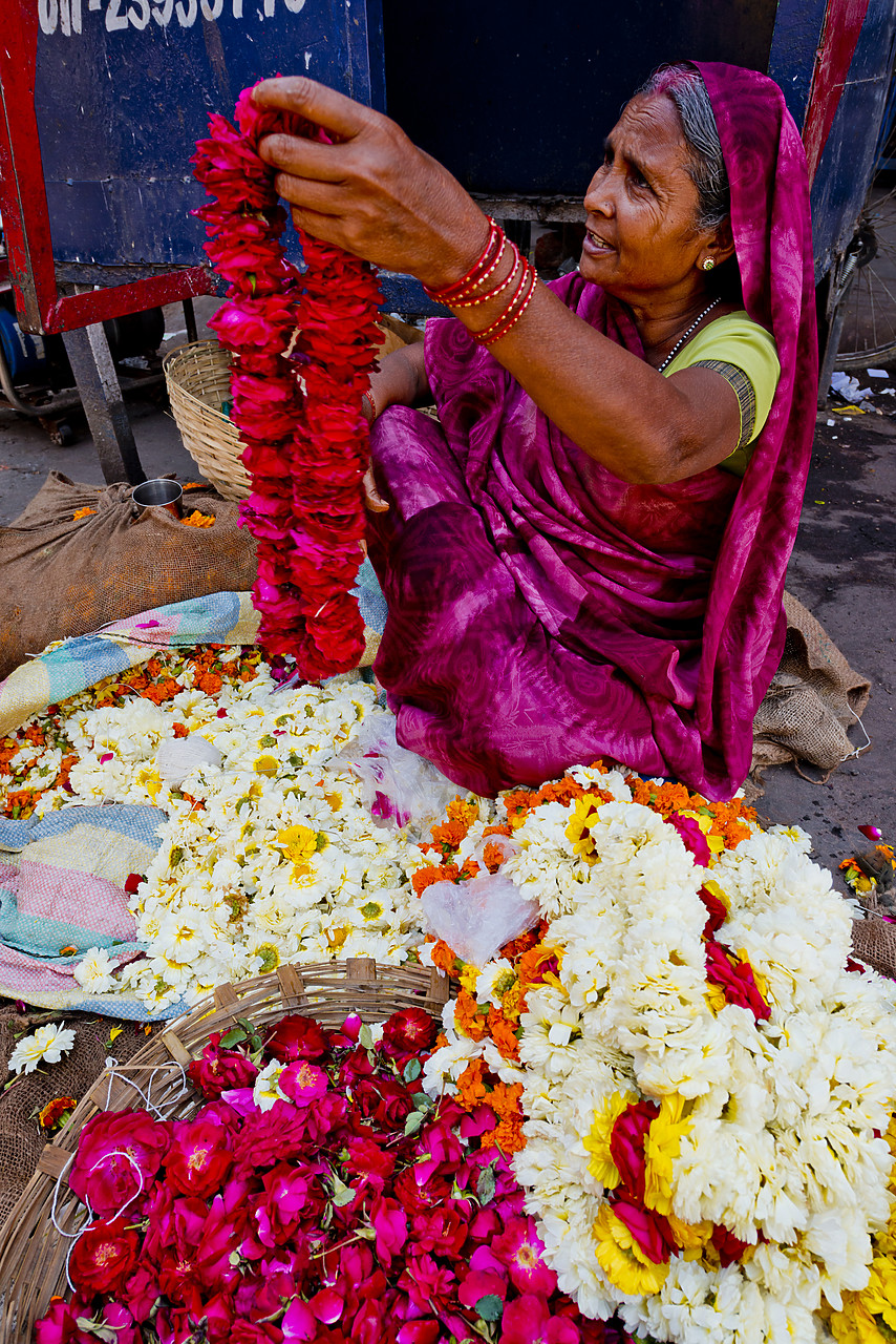 #130138-1 - Indian Woman Selling Flower Necklace, Chandni Chowk, Old Delhi, India