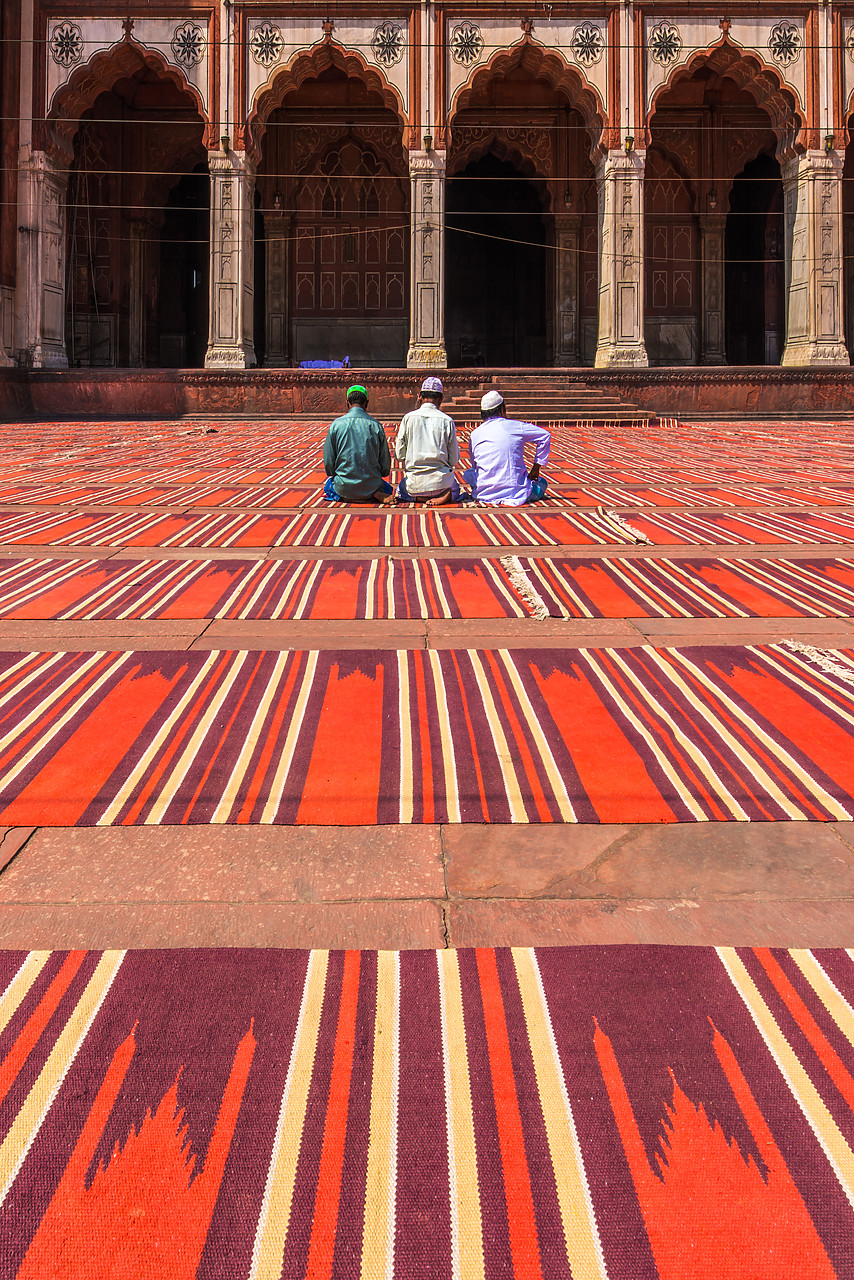 #130171-1 - Indian Men Praying at Jama Masjid, Old Delhi, India