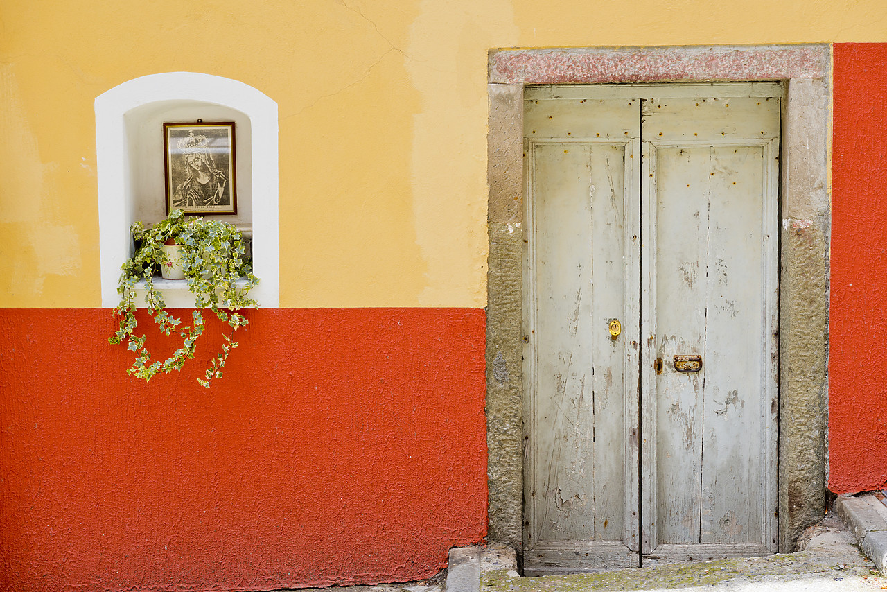 #130182-1 - Colourful Wall & Door, Manarola, Cinque Terre, Liguria, Italy