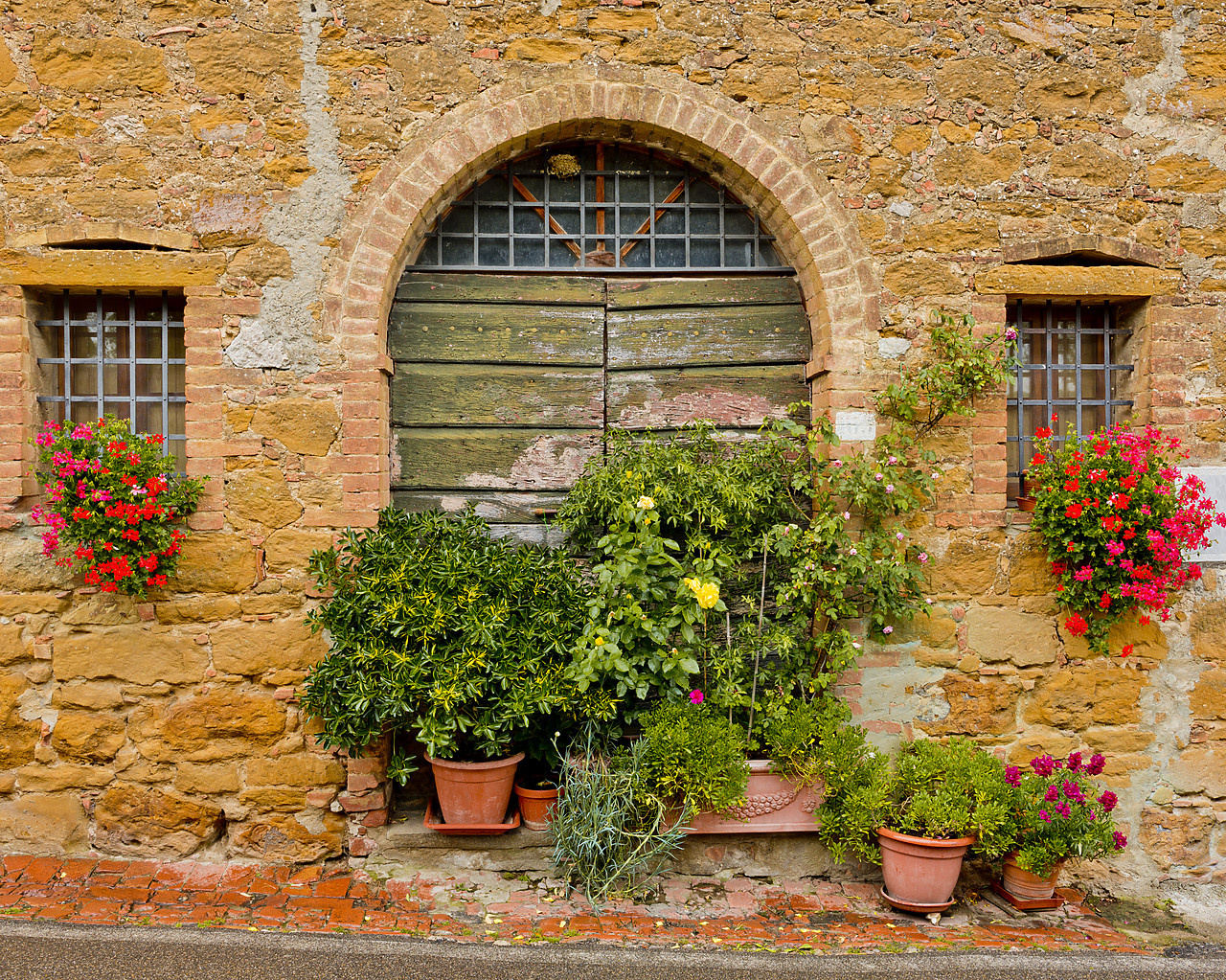 #130189-1 - Door & Windows, Montisi, Tuscany, Italy