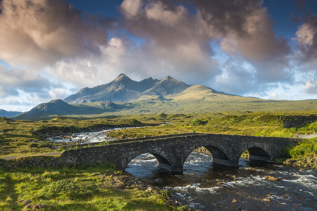 #130275-1 - Stone Bridge & The Cuillins, Sligachan, Isle of Skye, Scotland