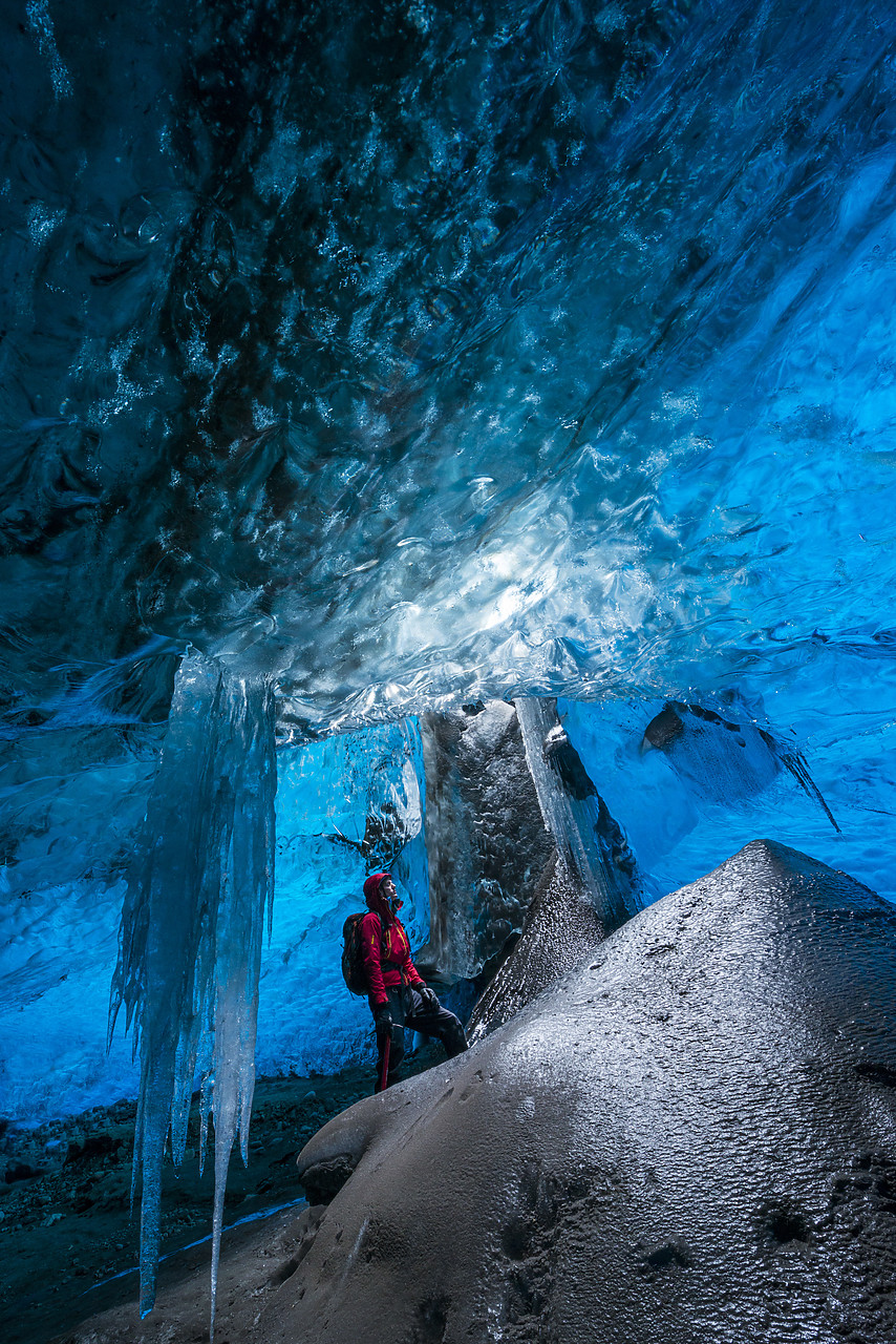 #140036-2 - Exploring a Glacial Ice Cave, Iceland