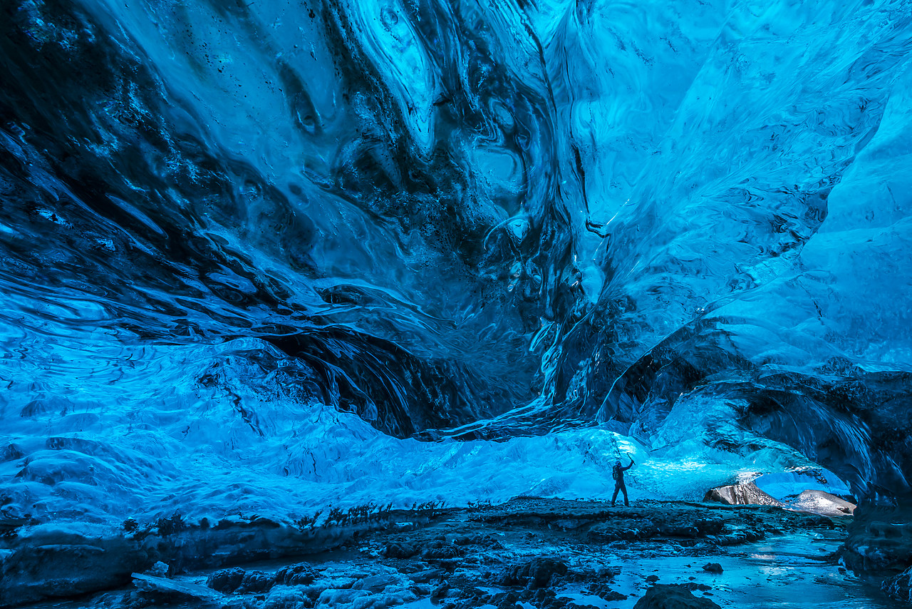 #140038-1 - Exploring a Glacial Ice Cave, Iceland