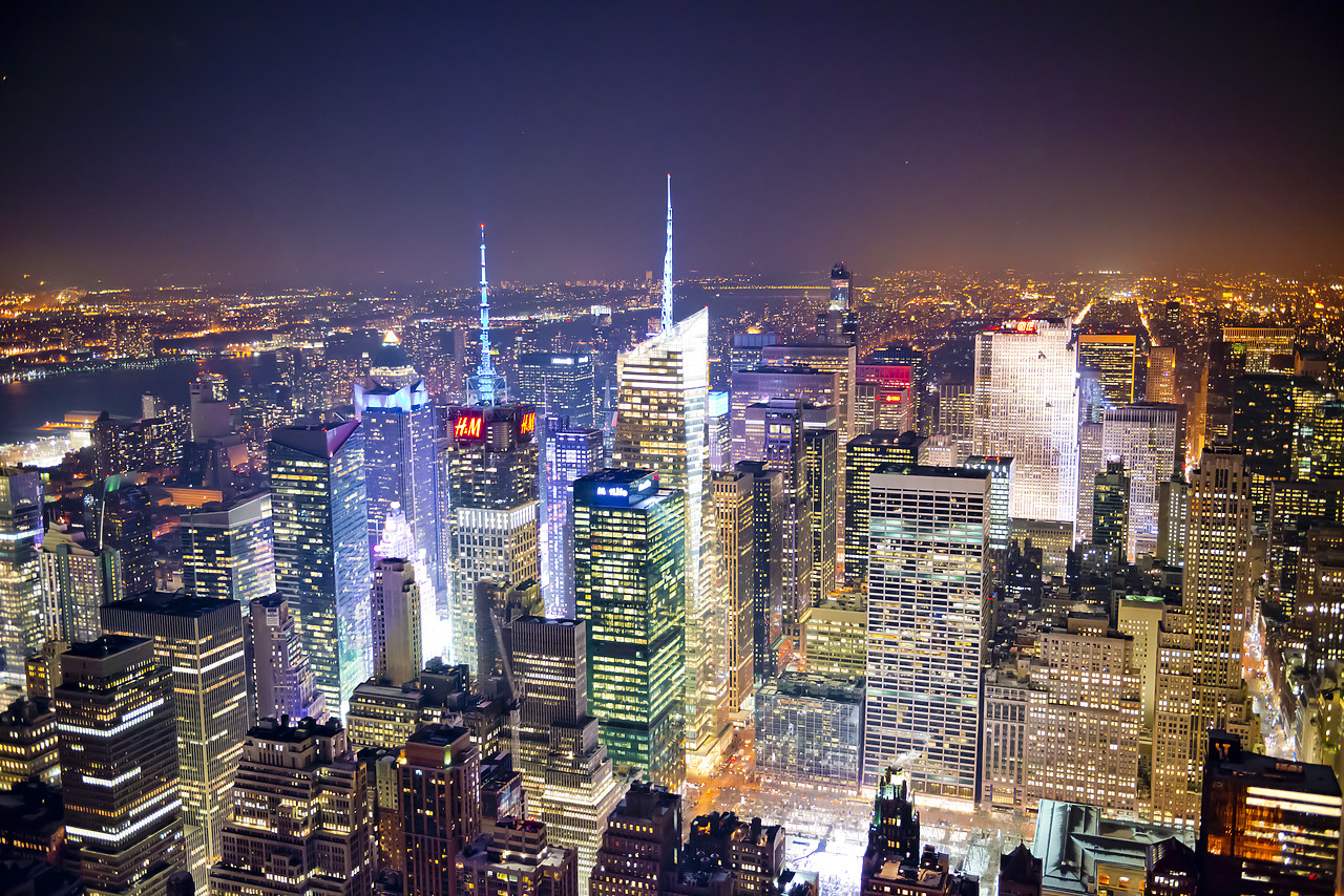 #140070-1 - Manhattan Skyline at Night, New York, NY, USA