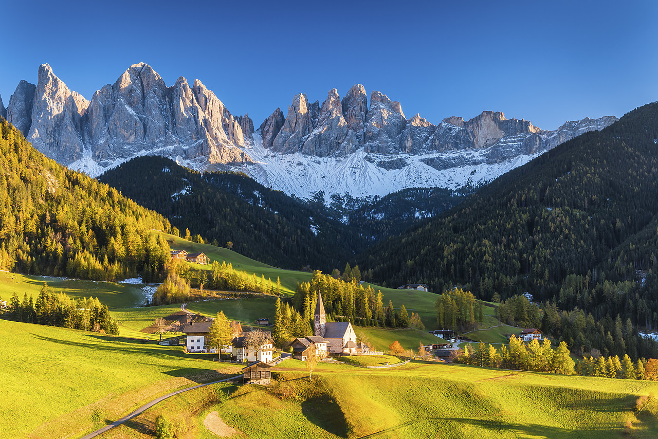 #140363-1 - St. Magdalena in Autumn, Val di Funes, Dolomites, South Tyrol, Italy
