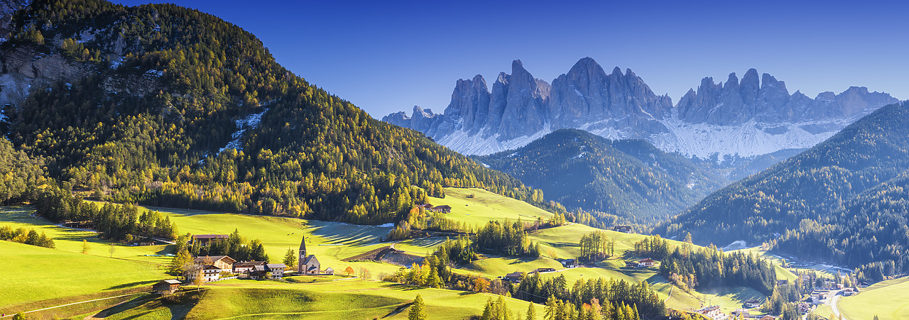 #140367-2 - St. Magdalena in Autumn, Val di Funes, Dolomites, South Tyrol, Italy
