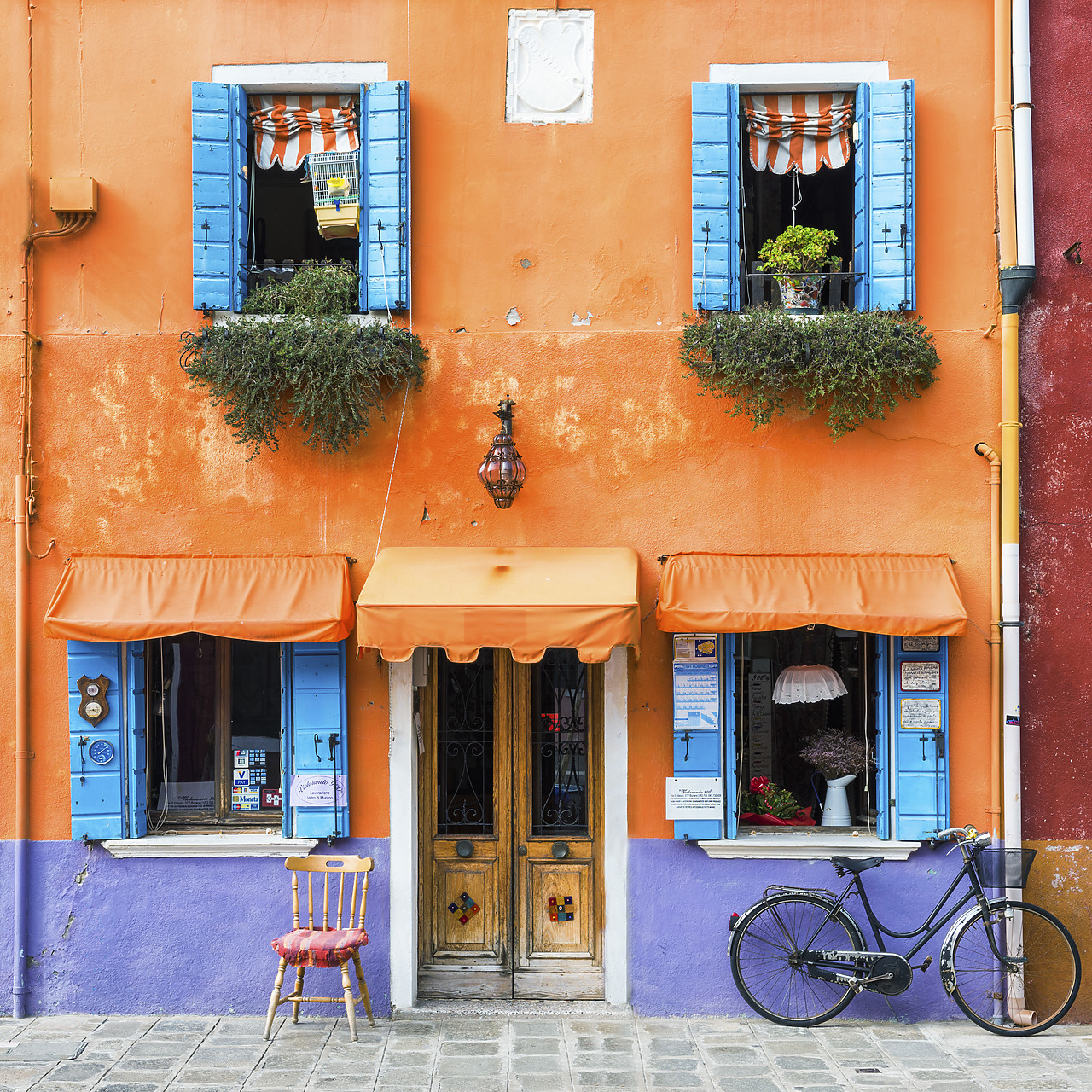 #140439-1 - Colourful Shop & Bike, Burano, Venice, Italy