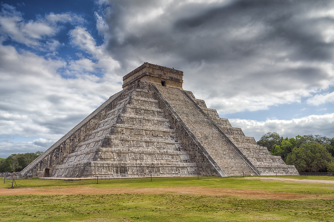 #150006-1 - Chichen Itza Mayan Temple, Yucantan, Mexico