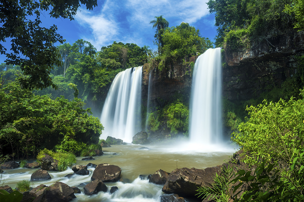 #150055-1 - Dos Hermanos Waterfalls, Iguazu Falls, Argentina, South America