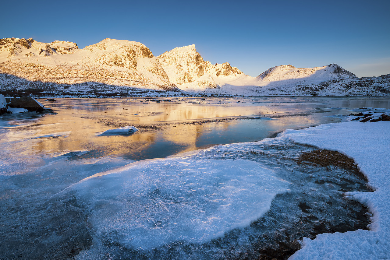 #150176-1 - Frozen Flakstadpollen, Lofoten Islands, Norway