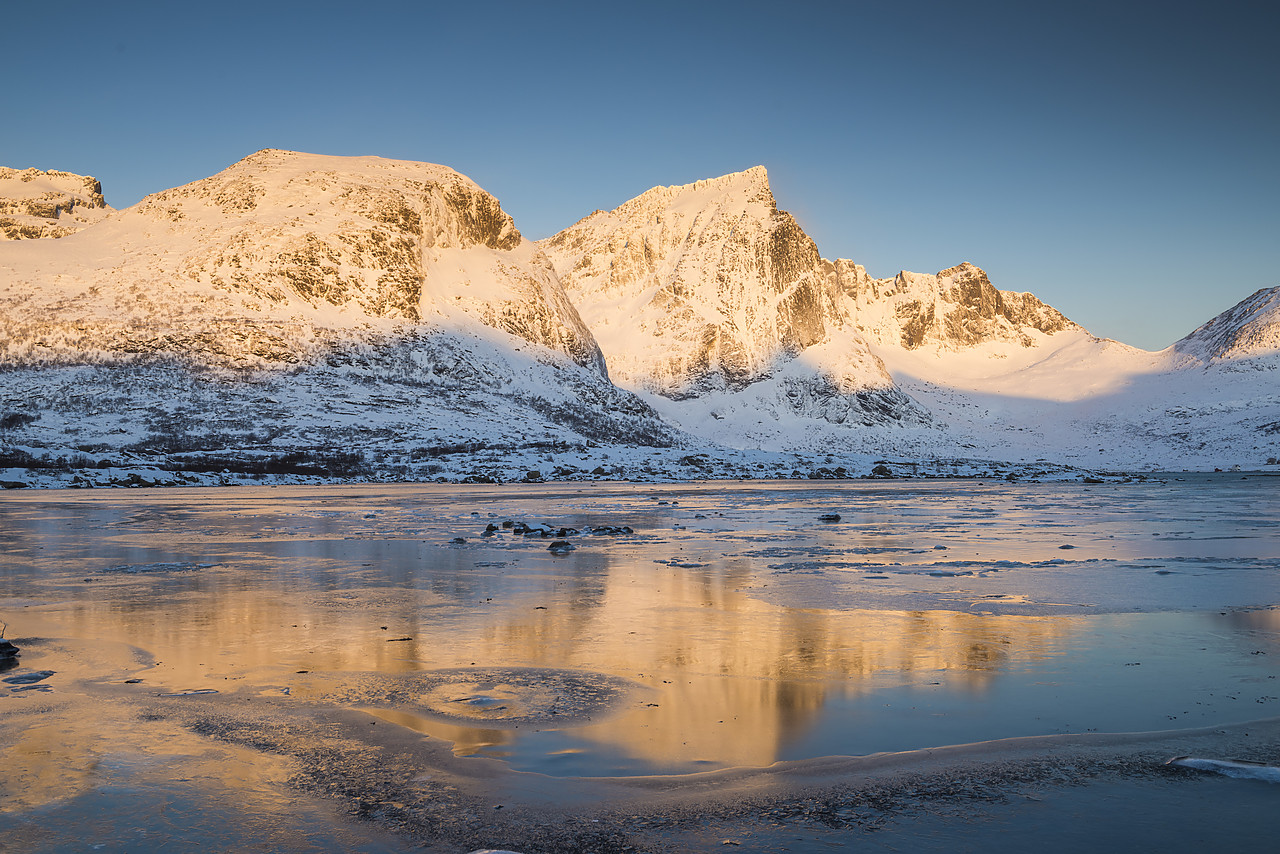 #150182-1 - Frozen Flakstadpollen, Lofoten Islands, Norway
